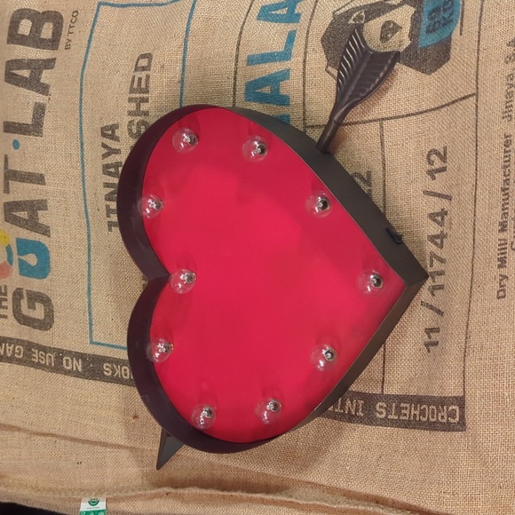 Hobby Lobby Wall Decor Marquee Red Heart With Arrow Theater Led Light Up 3d Metal Sign 2